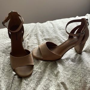 Lucky brand sandle heels size 9